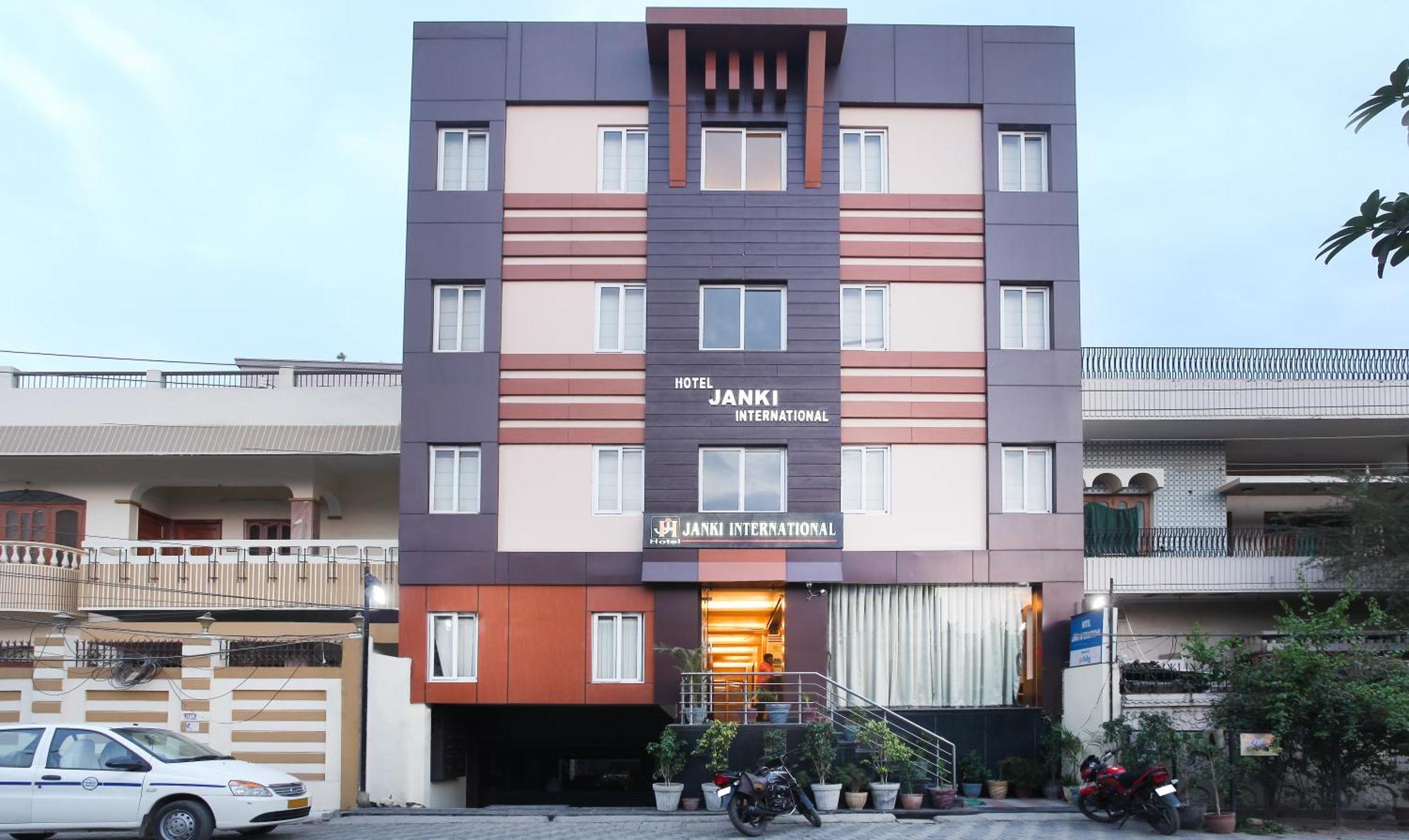 Hotel Janki International 3 Km From Kashi Vishwanath Temple Free Pickup From Railway Station Варанаси Екстериор снимка