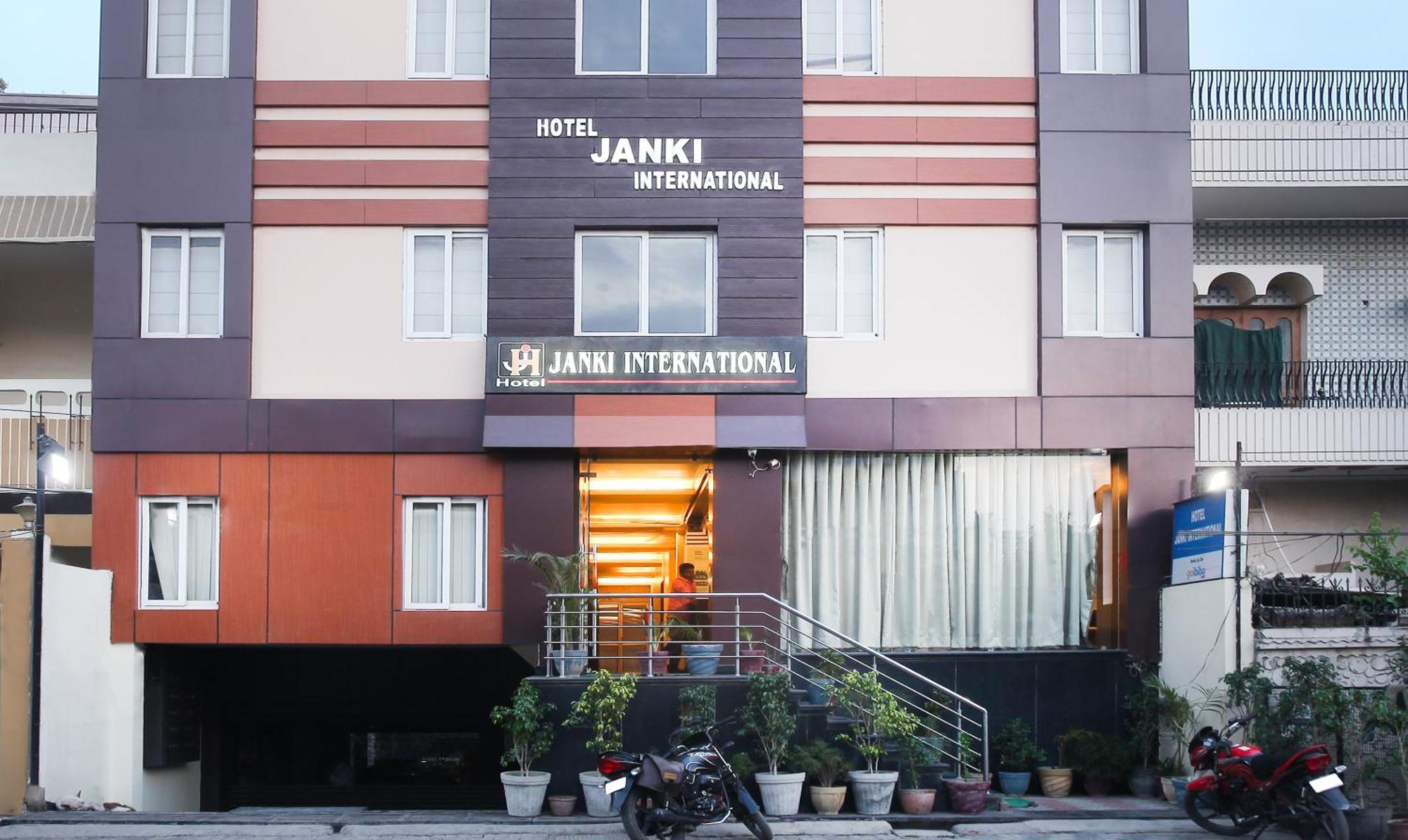 Hotel Janki International 3 Km From Kashi Vishwanath Temple Free Pickup From Railway Station Варанаси Екстериор снимка