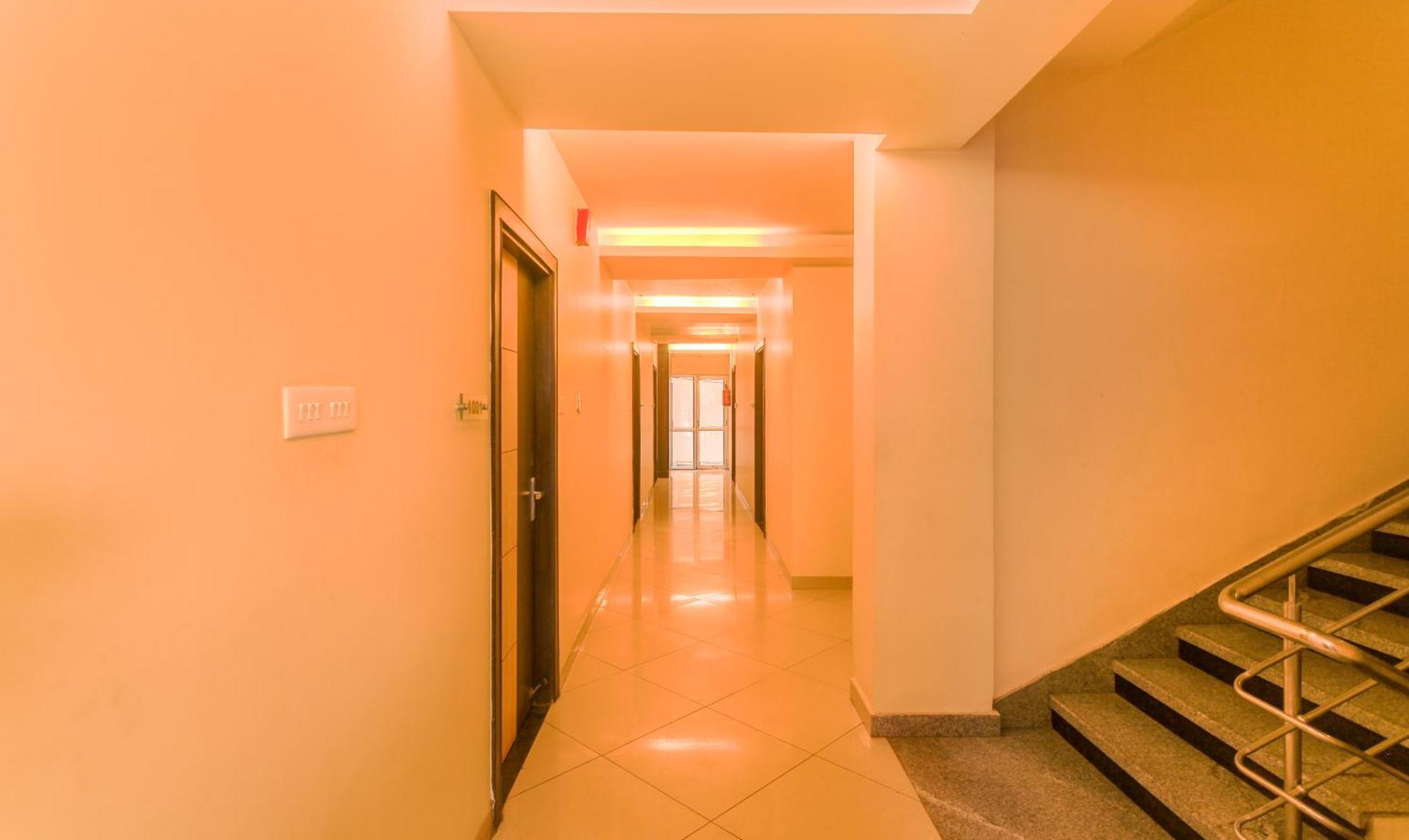 Hotel Janki International 3 Km From Kashi Vishwanath Temple Free Pickup From Railway Station Варанаси Екстериор снимка