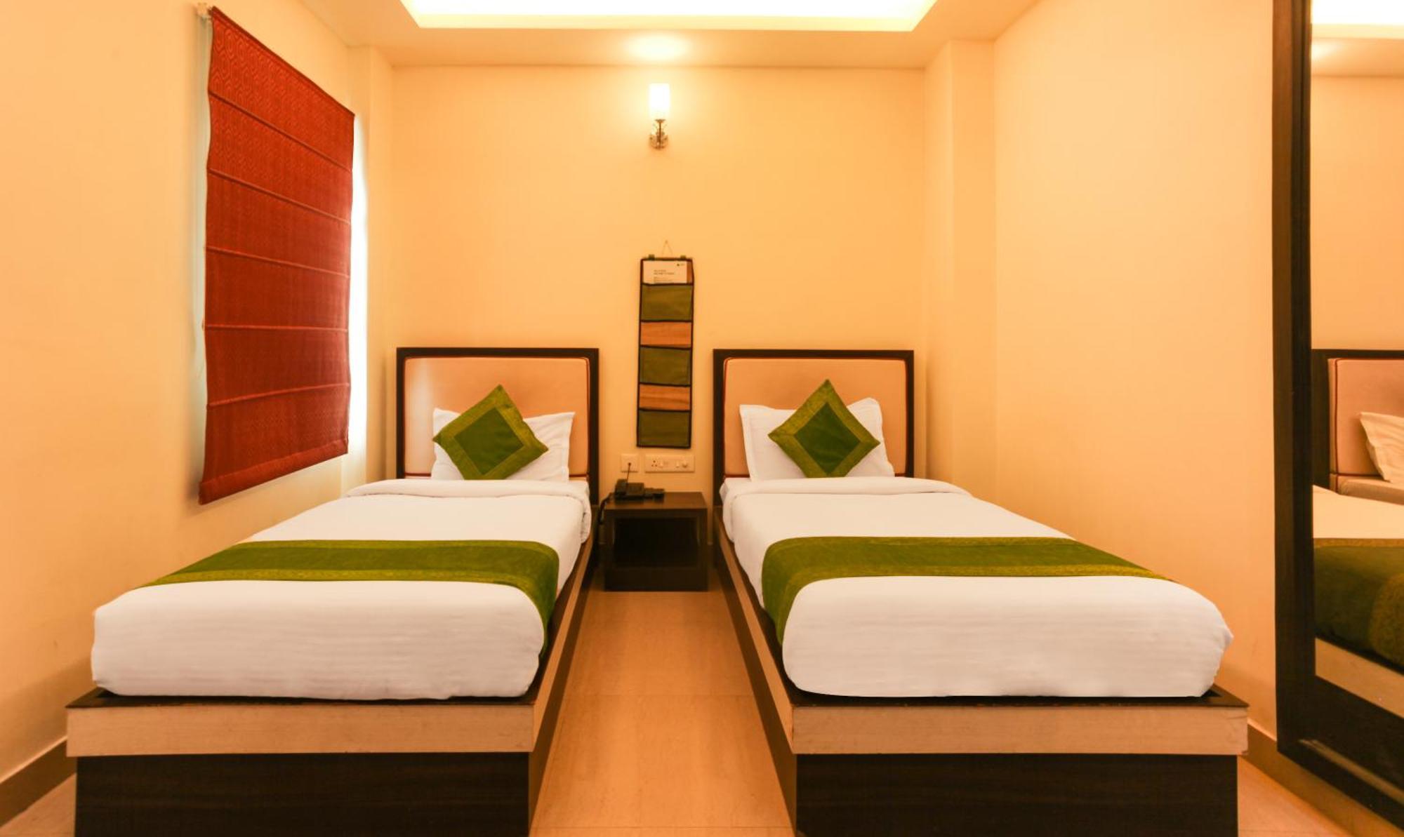 Hotel Janki International 3 Km From Kashi Vishwanath Temple Free Pickup From Railway Station Варанаси Екстериор снимка