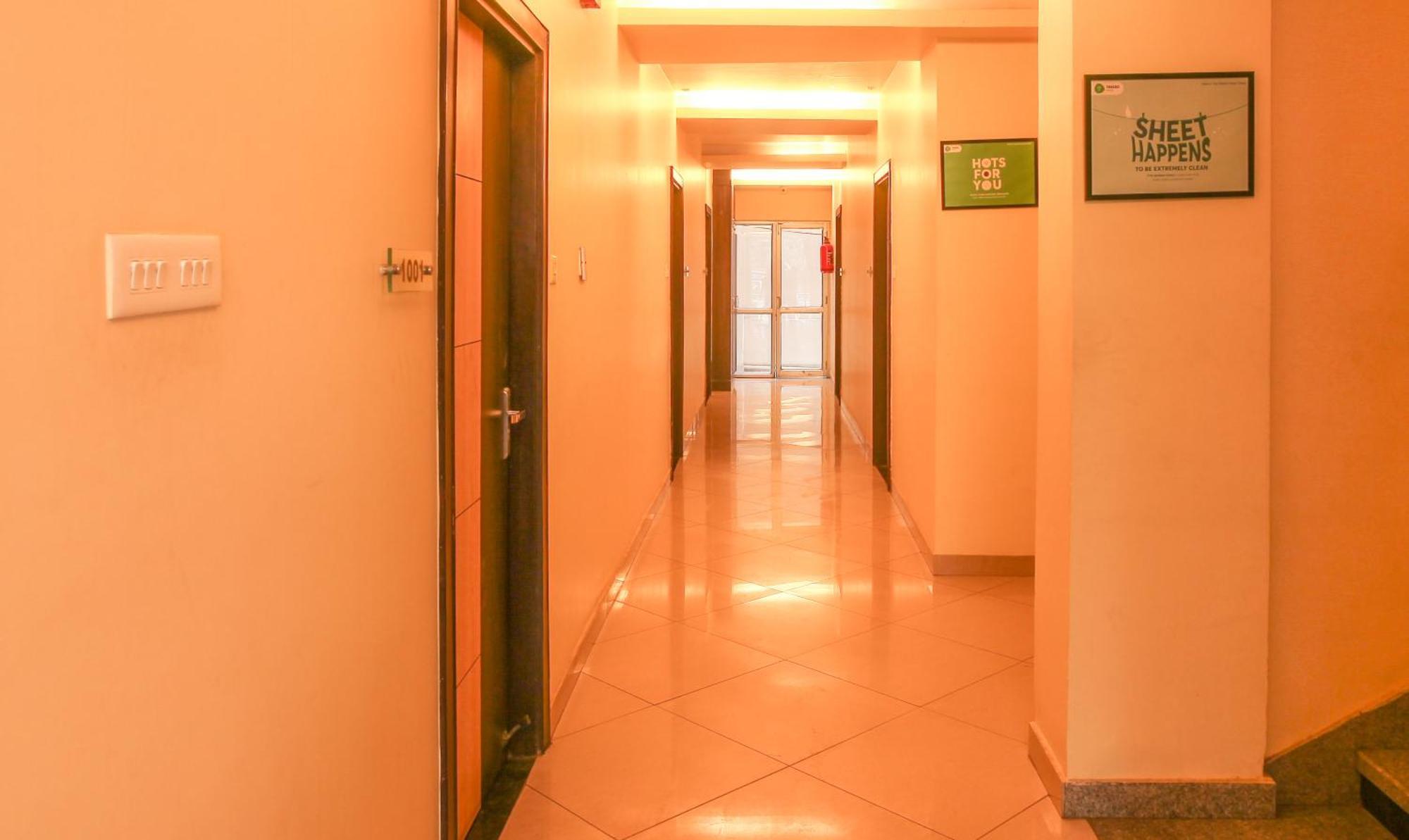 Hotel Janki International 3 Km From Kashi Vishwanath Temple Free Pickup From Railway Station Варанаси Екстериор снимка