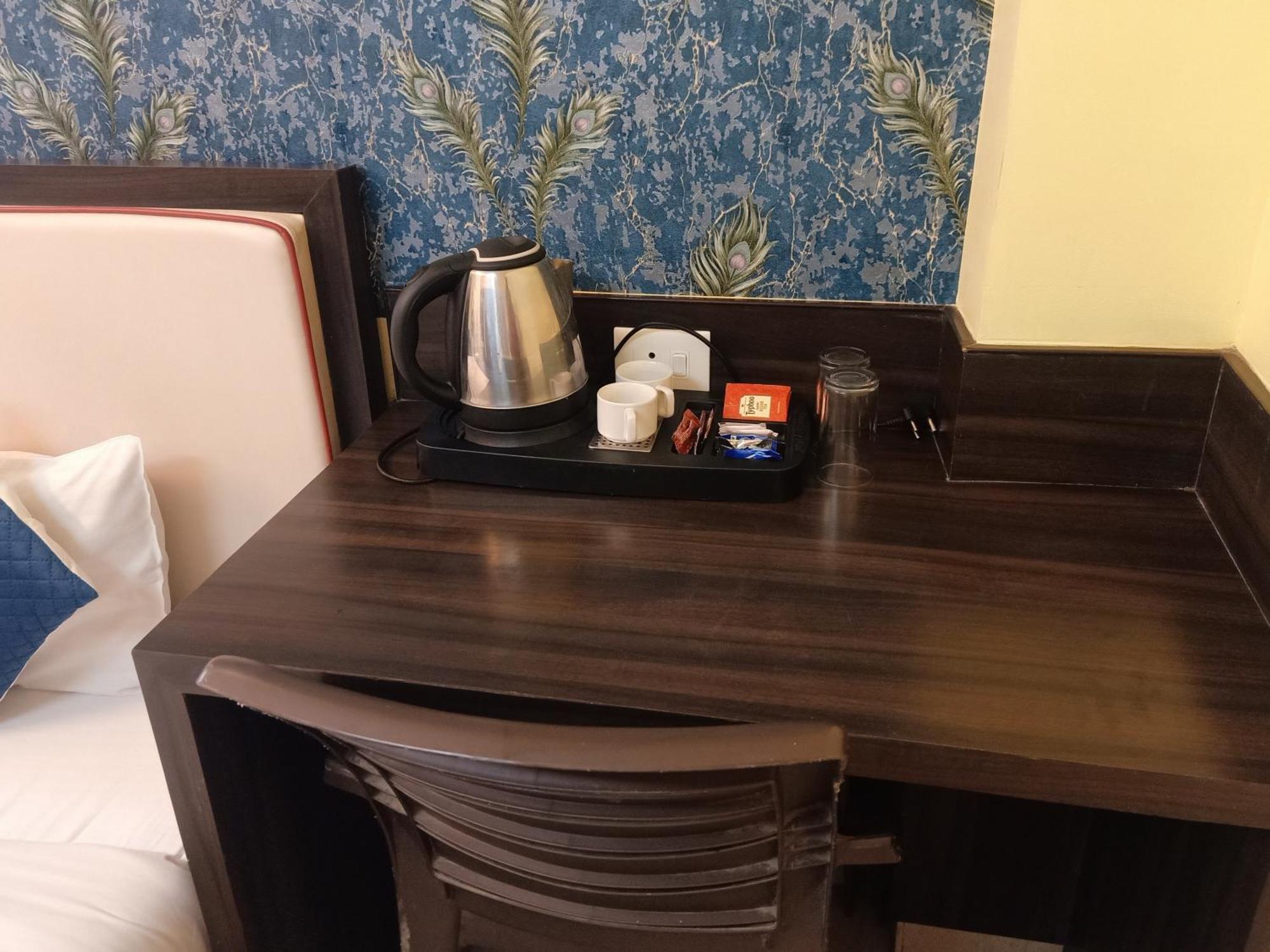 Hotel Janki International 3 Km From Kashi Vishwanath Temple Free Pickup From Railway Station Варанаси Екстериор снимка