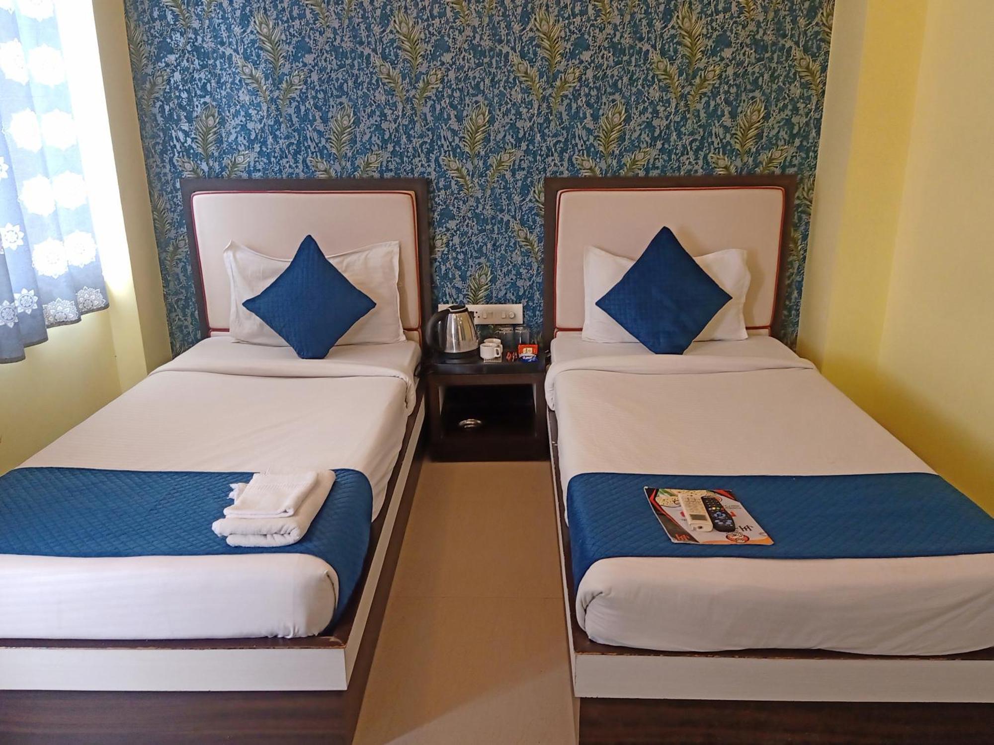 Hotel Janki International 3 Km From Kashi Vishwanath Temple Free Pickup From Railway Station Варанаси Екстериор снимка