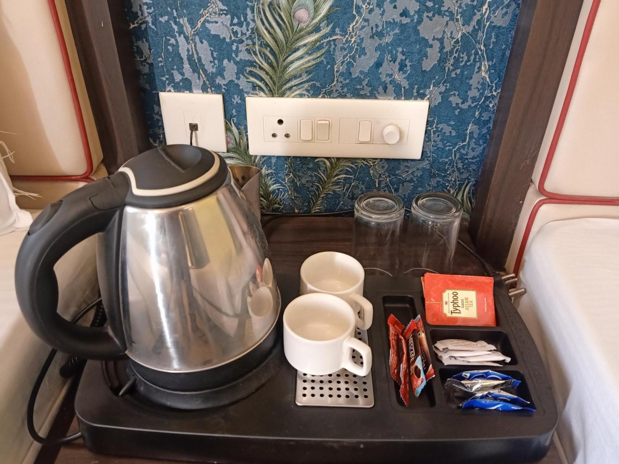 Hotel Janki International 3 Km From Kashi Vishwanath Temple Free Pickup From Railway Station Варанаси Екстериор снимка